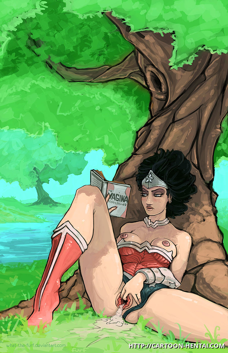 Wonder Woman Pussy - Wonder woman exploring her wet vagina